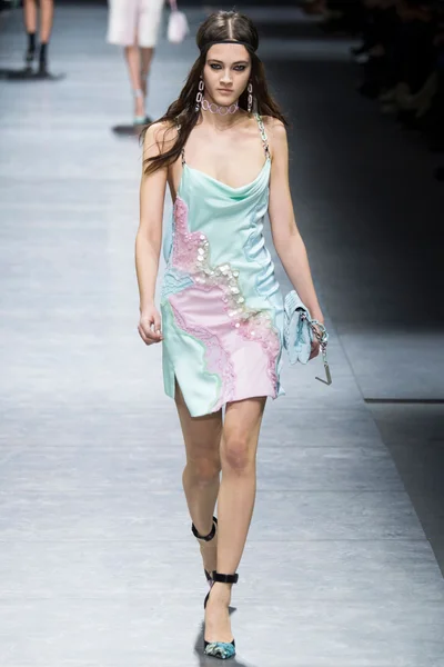 Look 46